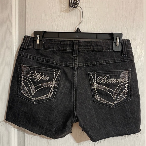Apple Bottoms Vintage Mini Cut Off Black Jean Denim Shorts Size 14 - Picture 5 of 9